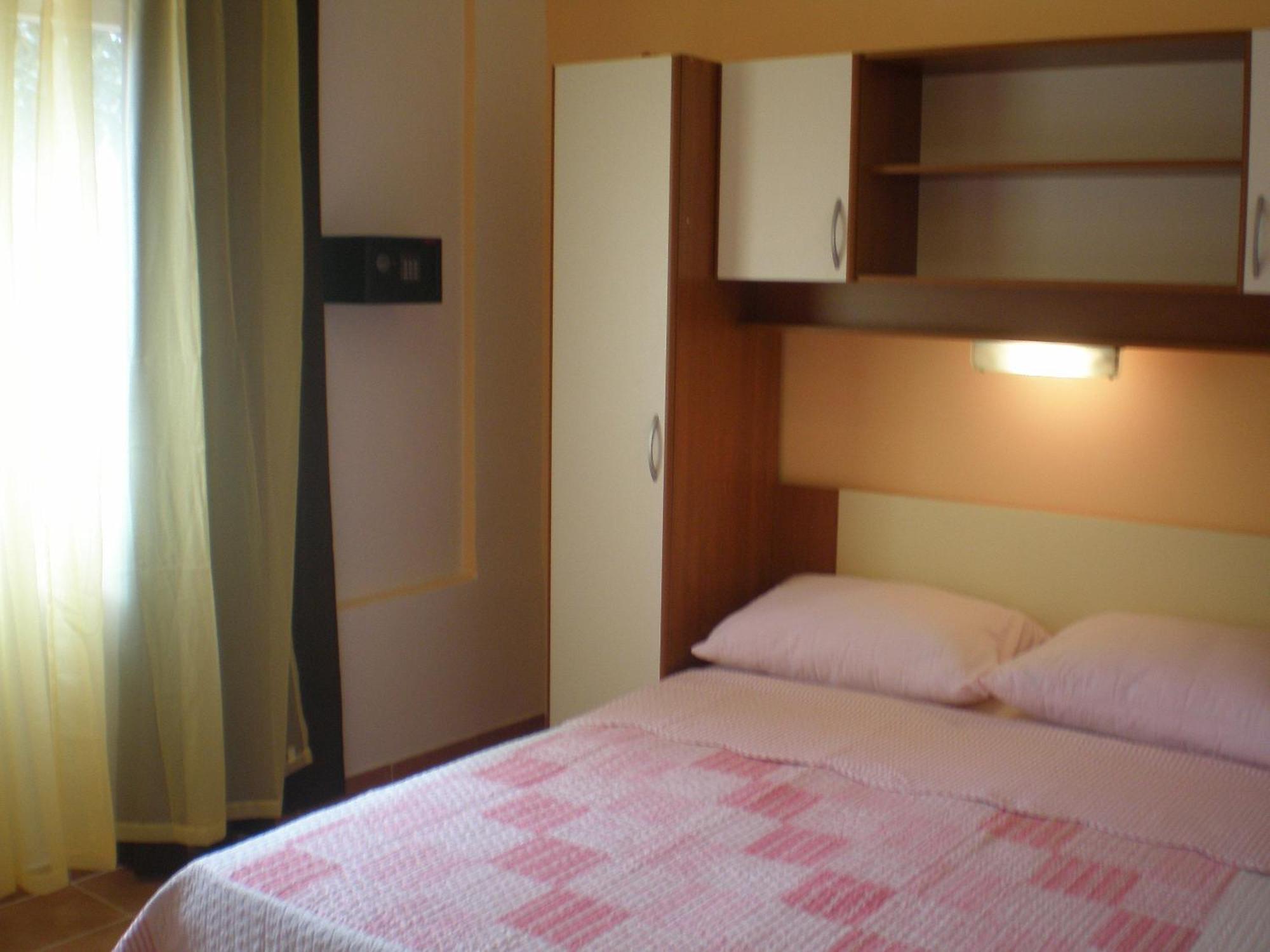 Studio Apartments Marija With Private Parking Makarska Oda fotoğraf