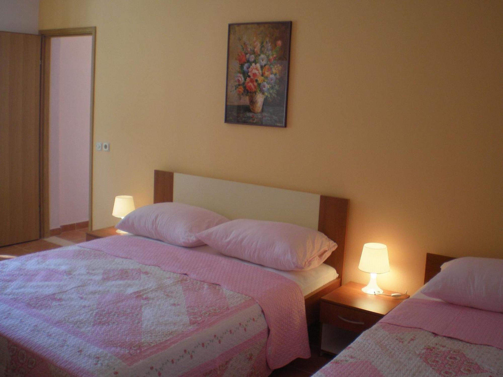 Studio Apartments Marija With Private Parking Makarska Oda fotoğraf