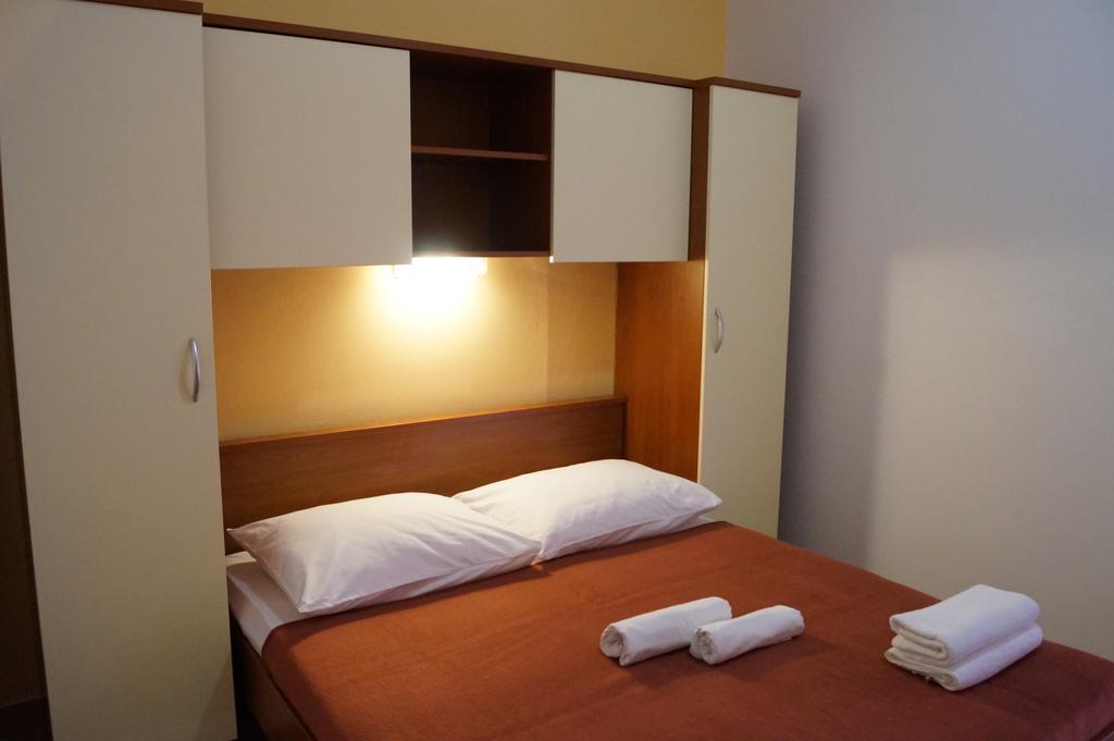 Studio Apartments Marija With Private Parking Makarska Dış mekan fotoğraf