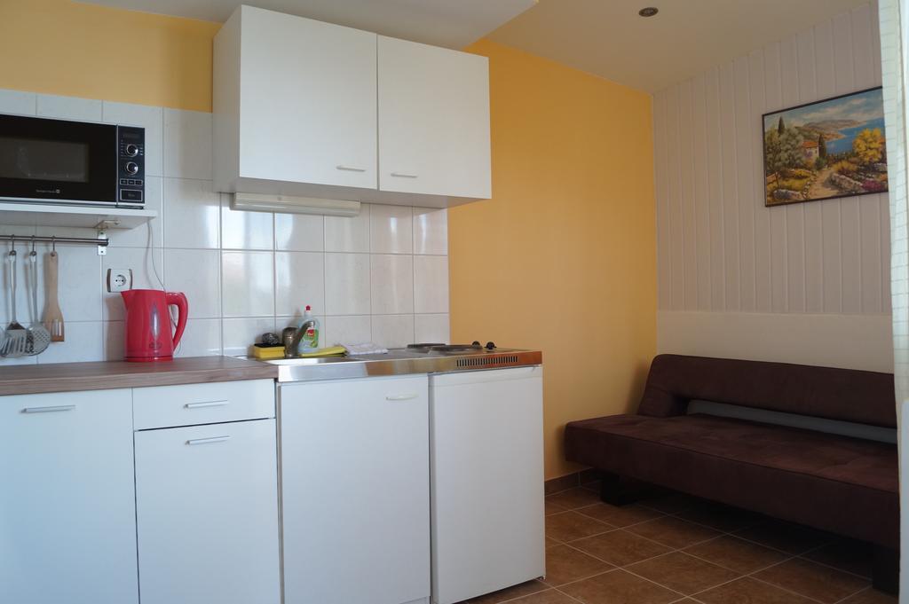 Studio Apartments Marija With Private Parking Makarska Dış mekan fotoğraf