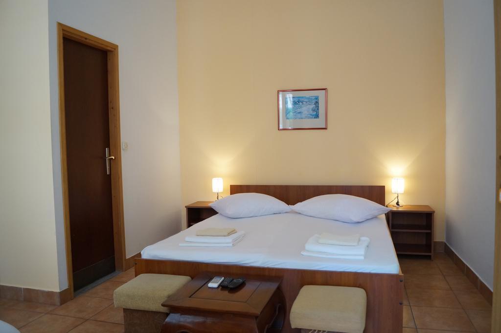 Studio Apartments Marija With Private Parking Makarska Dış mekan fotoğraf