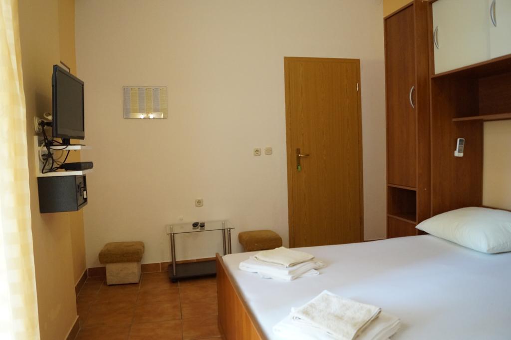 Studio Apartments Marija With Private Parking Makarska Dış mekan fotoğraf