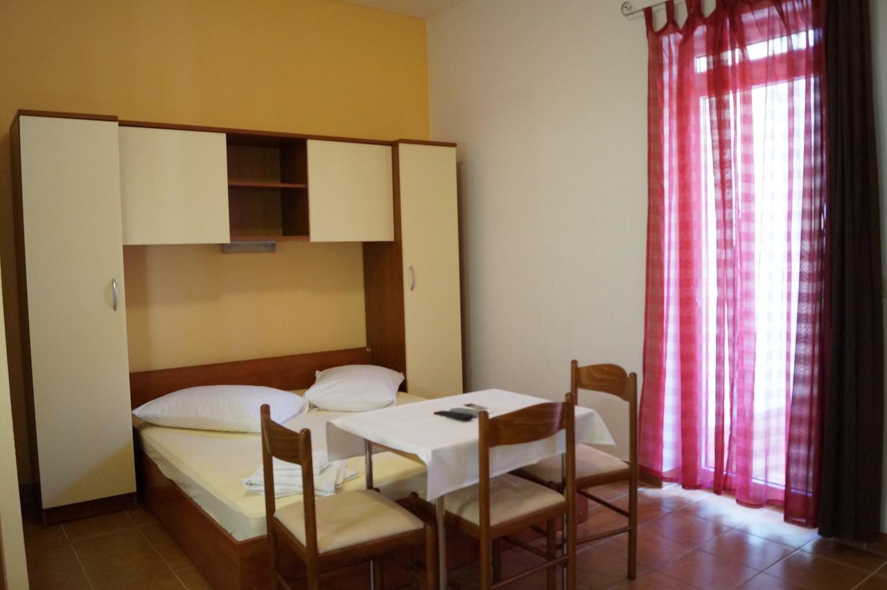 Studio Apartments Marija With Private Parking Makarska Dış mekan fotoğraf