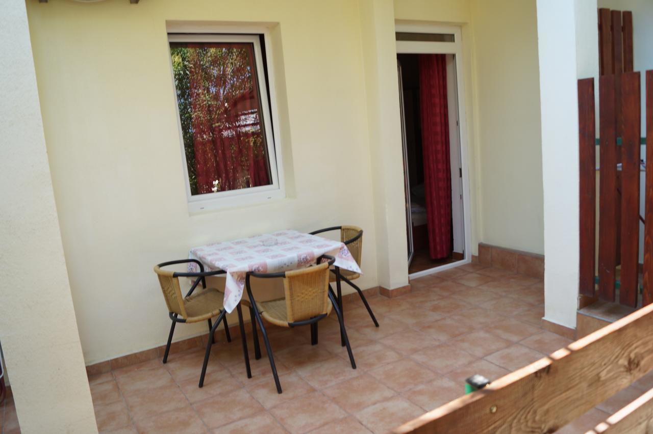 Studio Apartments Marija With Private Parking Makarska Dış mekan fotoğraf